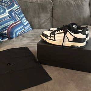 Excellent condition Amiri Skeltop Low size 42